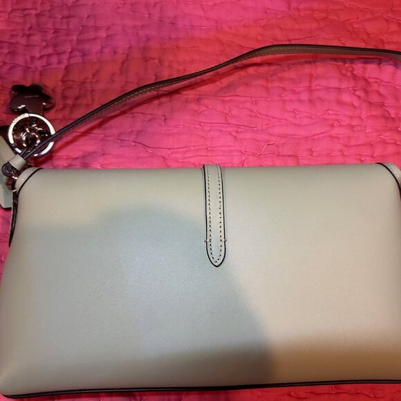 CUSTOM ONE OF A KIND Coach Hamptons Bag with Tea Roses & Bonus Bag Charms NWT - Picture 3 of 16